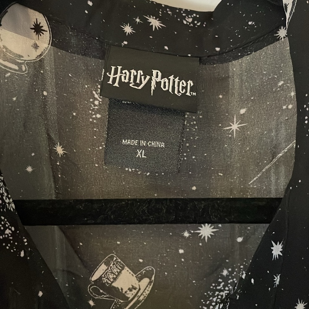 Harry Potter wands and divination silky blouse size XL - Picture 2 of 4